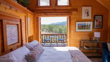 3 bedrooms, in-room safe, desk, iron/ironing board