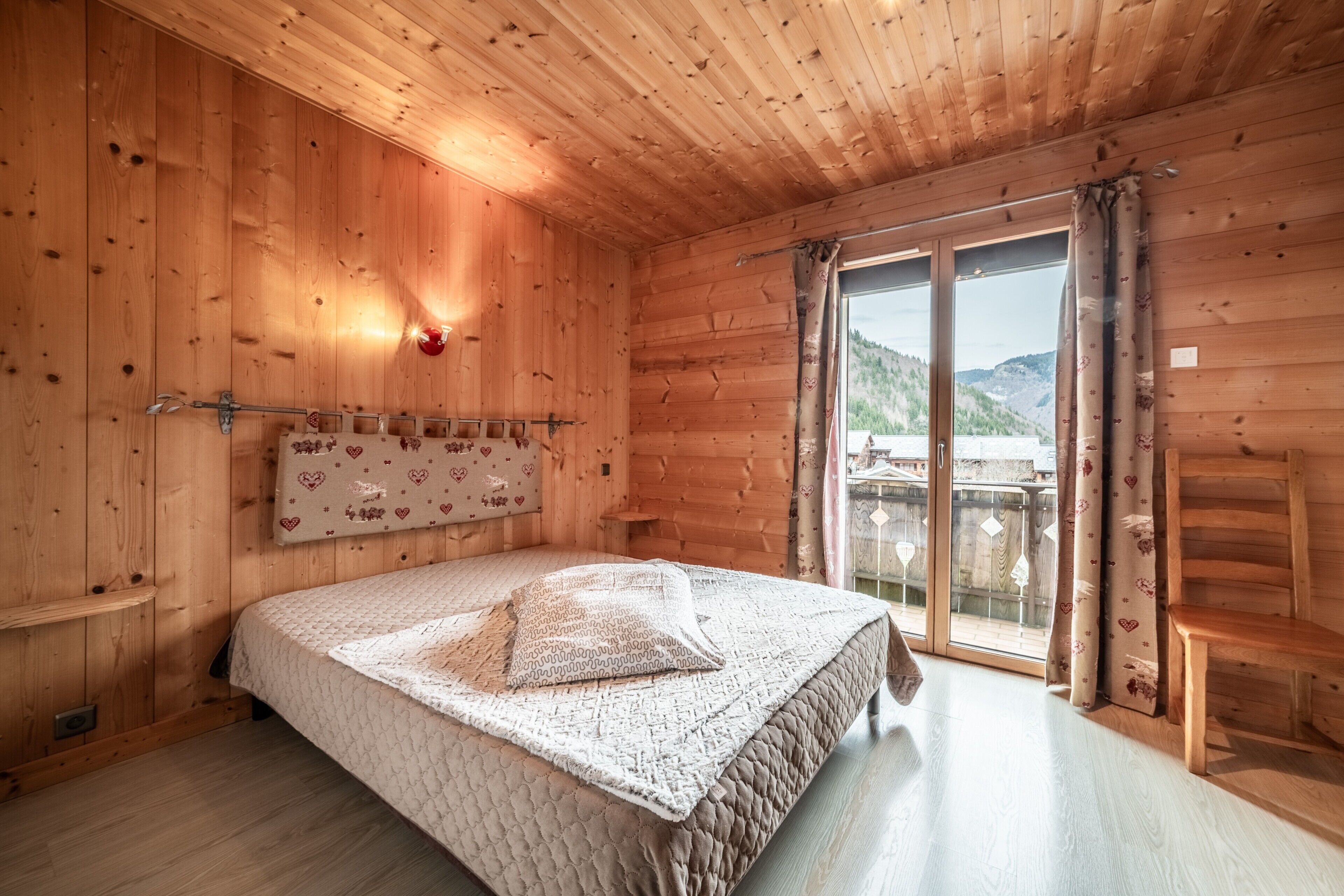 4 bedrooms, free WiFi, bed sheets