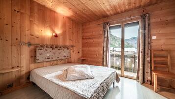 4 bedrooms, free WiFi, bed sheets