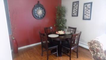 Iron/ironing board, free WiFi