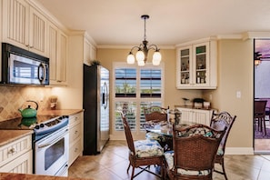 Fridge, microwave, oven, stovetop - Beautiful Waterfront Vacation Private Condo 4th floor. Views and Amenities. (Marco Island)