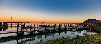 Beautiful Waterfront Vacation Private Condo 4th floor. Views and Amenities.