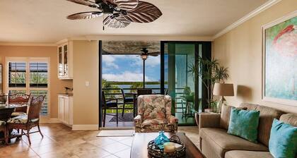 Beautiful Waterfront Vacation Private Condo 4th floor. Views and Amenities.