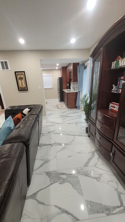 Luxury Suburban Hideaway
Come see why this is better than a hotel stay. 