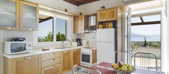 Villa Jimmy's Katomeri 3 with Sea View, Wi-Fi and Air Conditioning