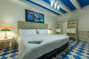 9 bedrooms, WiFi, bed sheets