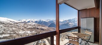 UN COCON AU DESSUS DES NUAGESappart standing skis aux pieds