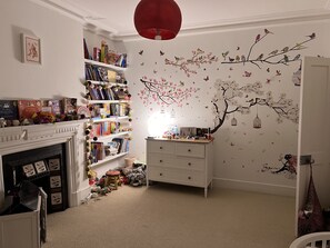 Interior - Mount View 5 Bed Victorian Family Home (London)