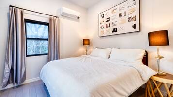 5 slaapkamers, een bureau, een strijkplank/strijkijzer, wifi