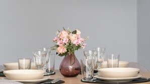 In-room dining - Apartment Near Lake Malta by Renters (Poznan)