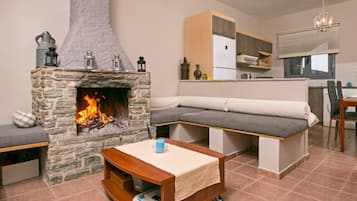 House | 2 bedrooms, desk, Internet