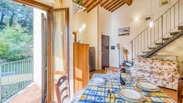 Apartamento estándar, 2 habitaciones, Aire acondicionado (Tuscan Sun Duplex with Balcony and) | Interior