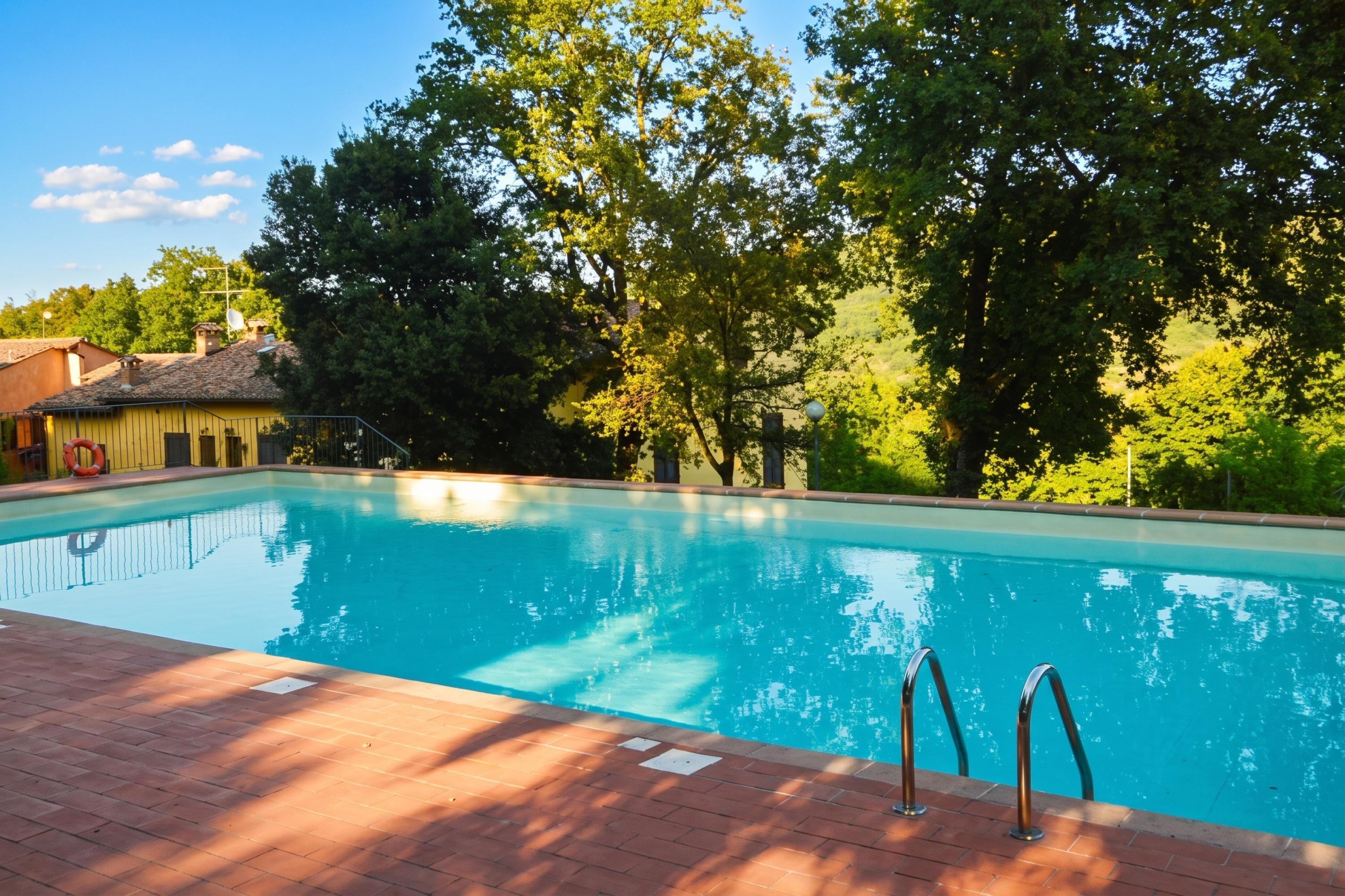 Apartamento standard, 2 quartos, ar-condicionado, ao lado da montanha (Tuscan Sun With Shared Pool) | Piscina | Piscina externa sazonal