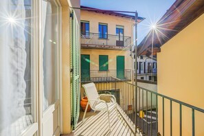 Family Apartment, Multiple Bedrooms, 2 Bathrooms, Beachside (La Casa di Maddalena Stresa Centro) | Property grounds - La Casa di Maddalena Stresa Centro (Stresa)