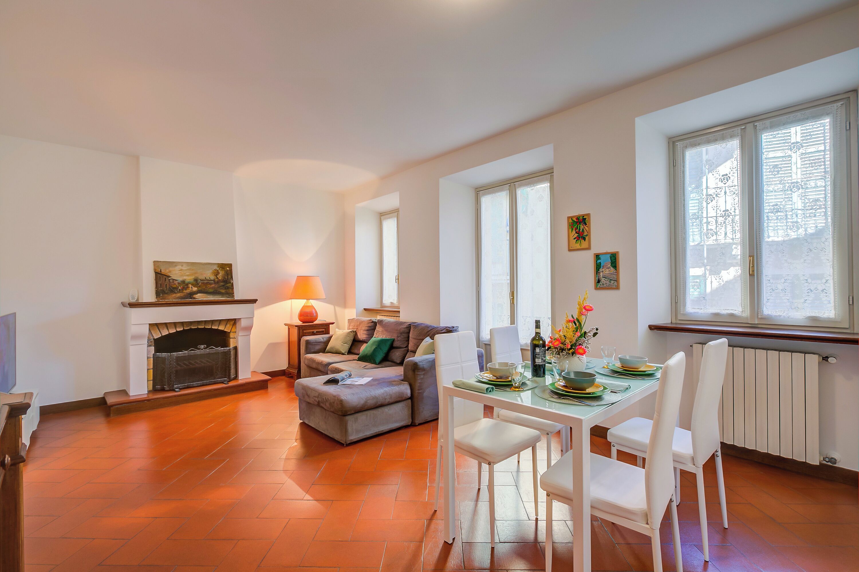 Family Apartment, Multiple Bedrooms, 2 Bathrooms, Beachside (La Casa di Maddalena Stresa Centro) | Dining