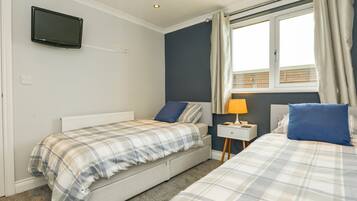 2 bedrooms, individually decorated, individually furnished, free WiFi