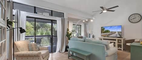 Condo, 2 Bedrooms | Living area