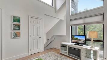 Condo, 2 Bedrooms | Interior