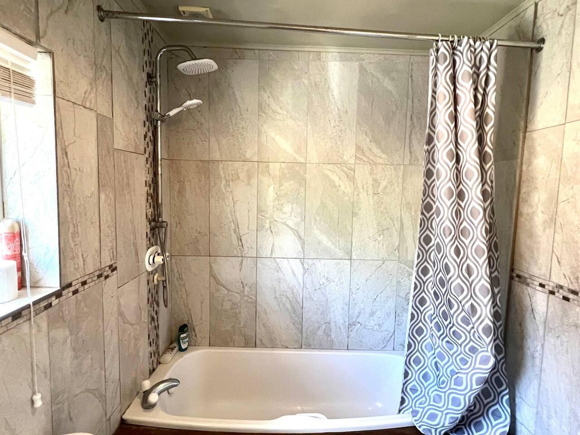 House | Bathroom | Shower, hair dryer, towels