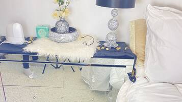 Apartment | 2 bedrooms, iron/ironing board, free WiFi, bed sheets