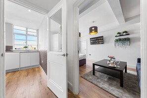 Apartment | Interior - Bayswater Perfection-modern Apartment for 4 Guests (London)