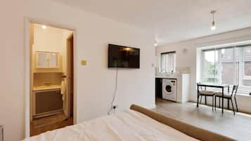 Studio | Iron/ironing board, free WiFi, bed sheets