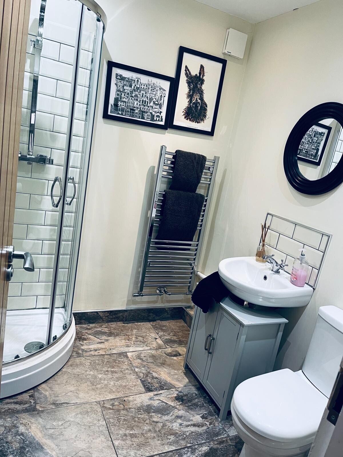 House | Bathroom | Separate bathtub and shower, deep-soaking bathtub, hair dryer, towels
