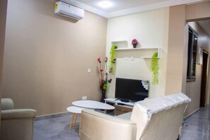 Living area - Fully Furnished 1- Bedroom in East Legon (Accra)