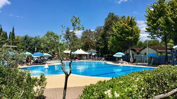 Zimmer, 2 Schlafzimmer, Raucher, Balkon | Pool | Außenpool