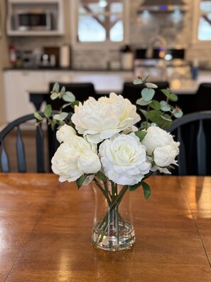Dining - Summer Fever - Modern Farmhouse, watch ASV fireworks from the backyard! (Oneonta)