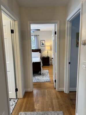 4 bedrooms, desk, iron/ironing board, free WiFi - Summer Fever - Modern Farmhouse, watch ASV fireworks from the backyard! (Oneonta)