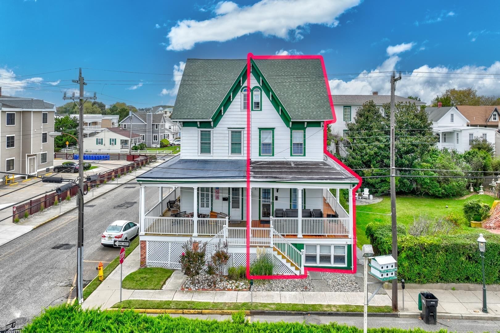 Stunning, Victorian Twin with ocean views. Located one block to the beach. Five bedrooms. Sleeps 15!