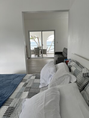 5 bedrooms, desk, iron/ironing board, WiFi