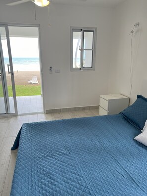 5 bedrooms, desk, iron/ironing board, WiFi