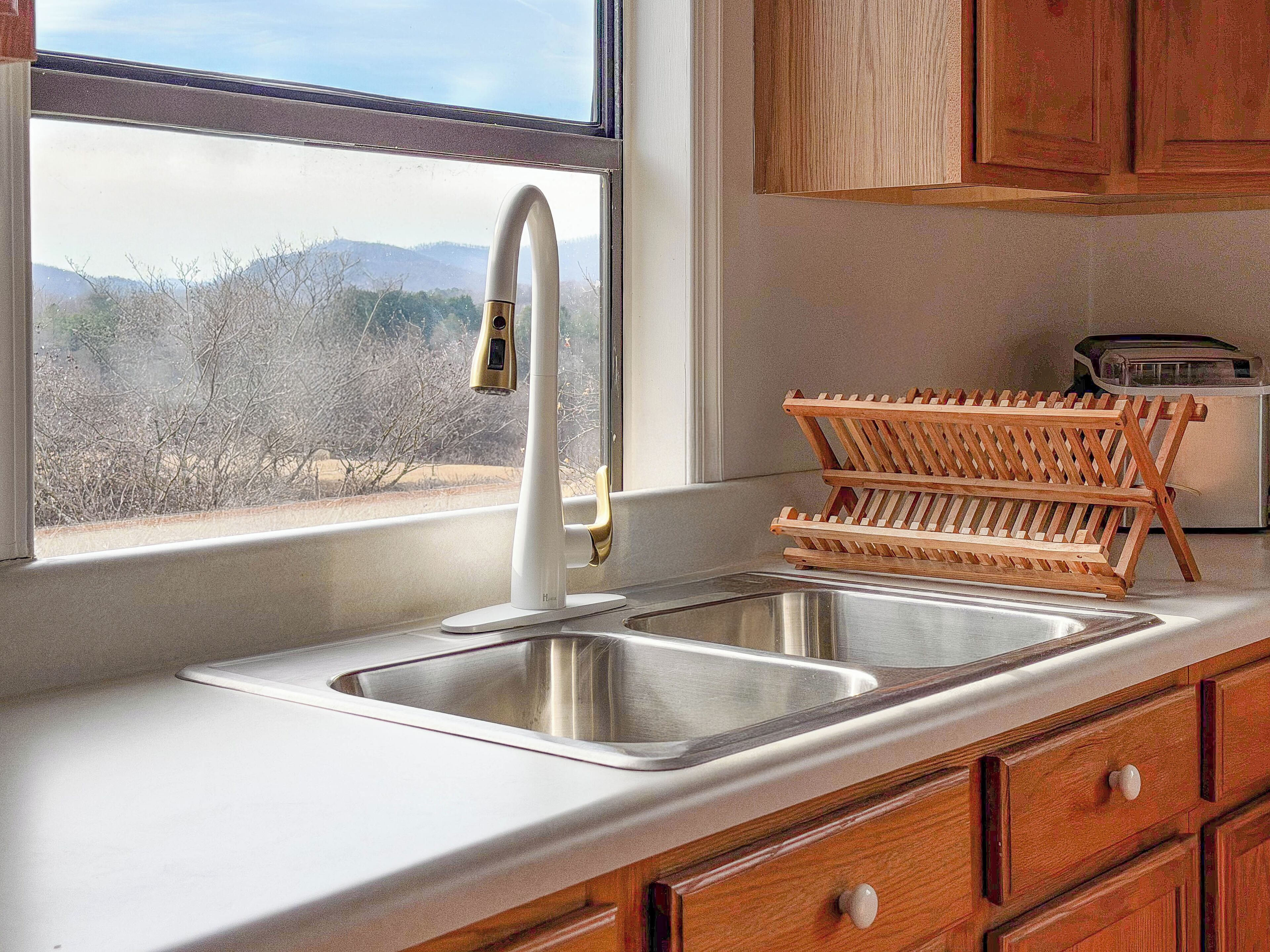 Micro-ondes, four, plaque de cuisson, cafetière/bouilloire