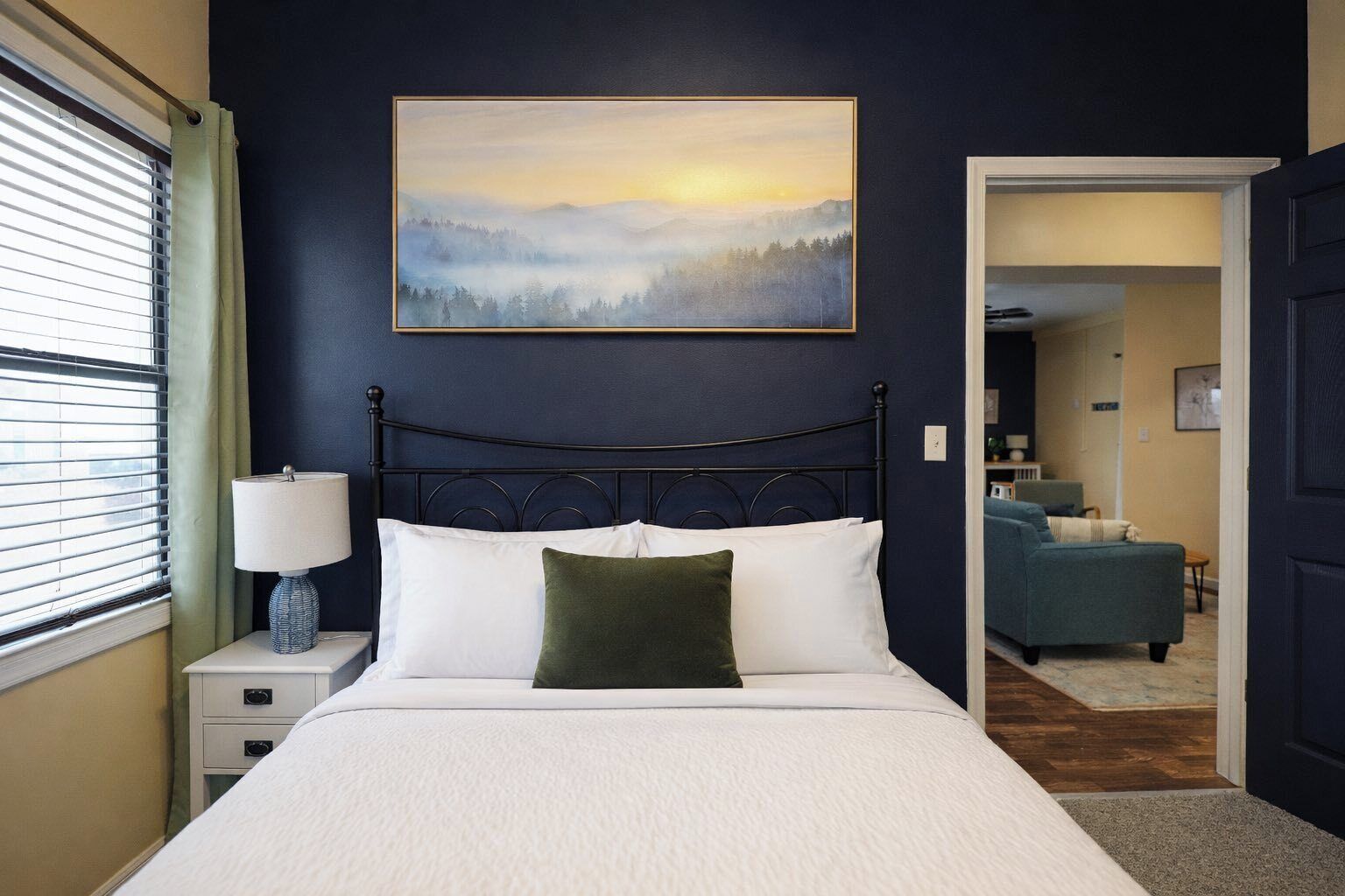 3 bedrooms, desk, iron/ironing board, free WiFi