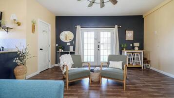 Smart TV, fireplace, books