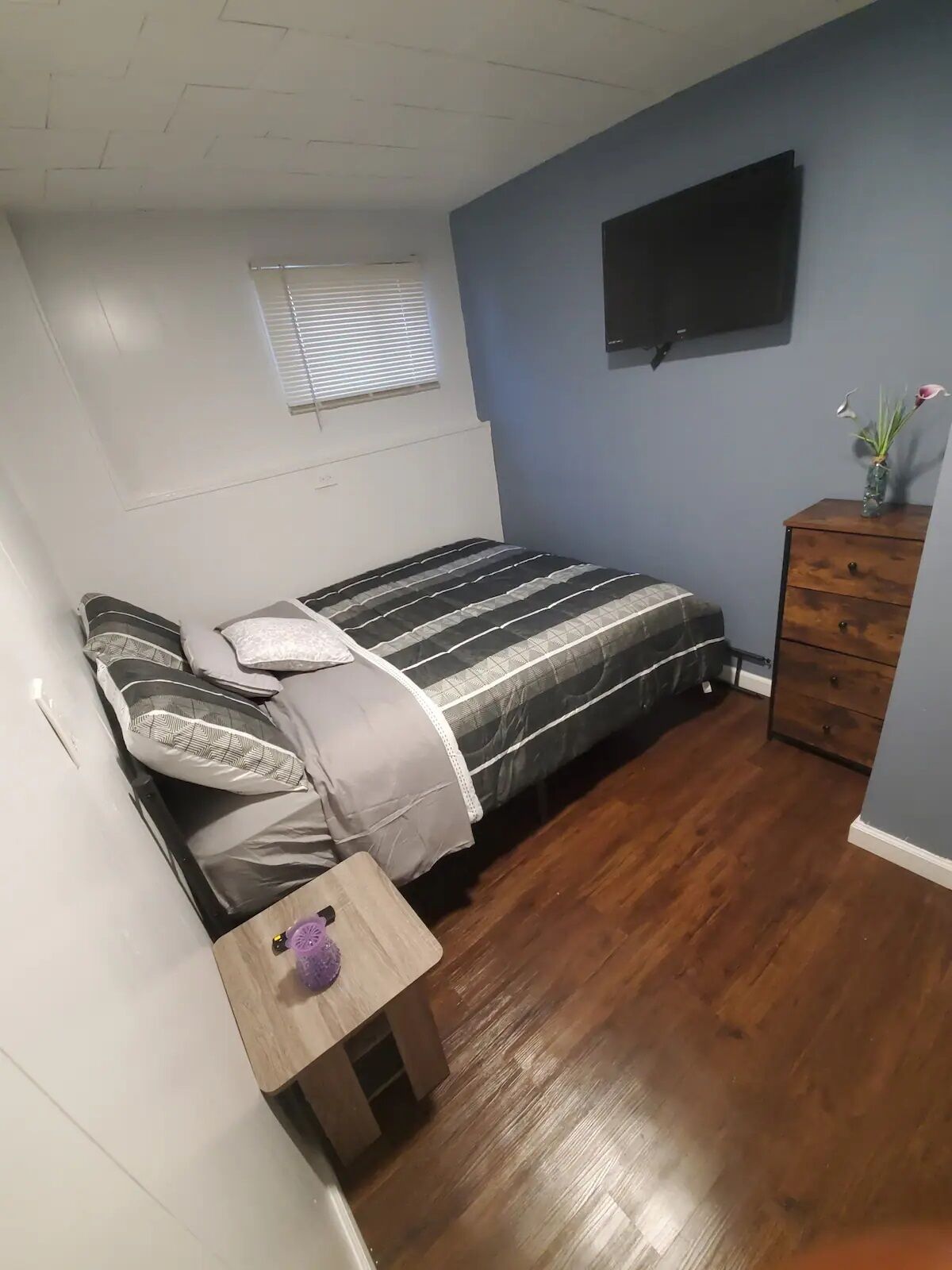 2 slaapkamers, een kluis op de kamer, een strijkplank/strijkijzer