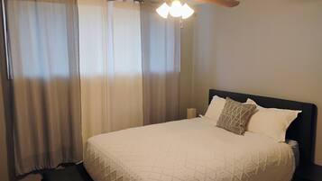 2 bedrooms, desk, iron/ironing board, WiFi