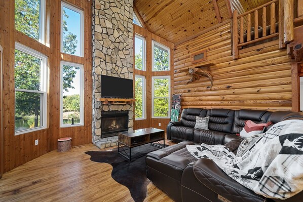 Téléviseur connecté, foyer, jeux vidéo