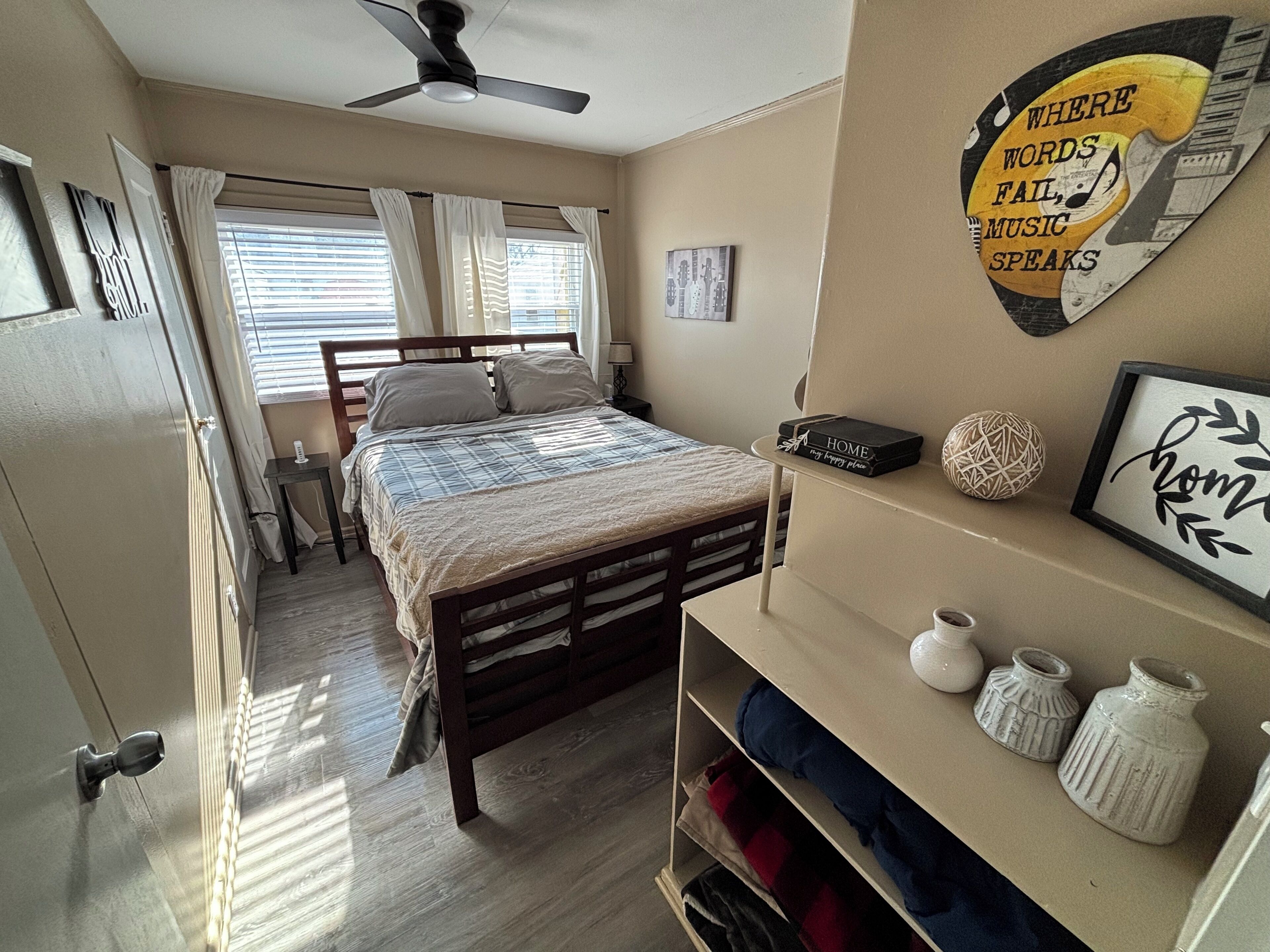 3 dormitorios, tabla de planchar con plancha, wifi gratis y ropa de cama