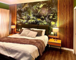 2 Schlafzimmer, Schreibtisch, Bügeleisen/Bügelbrett, Reisekinderbett
