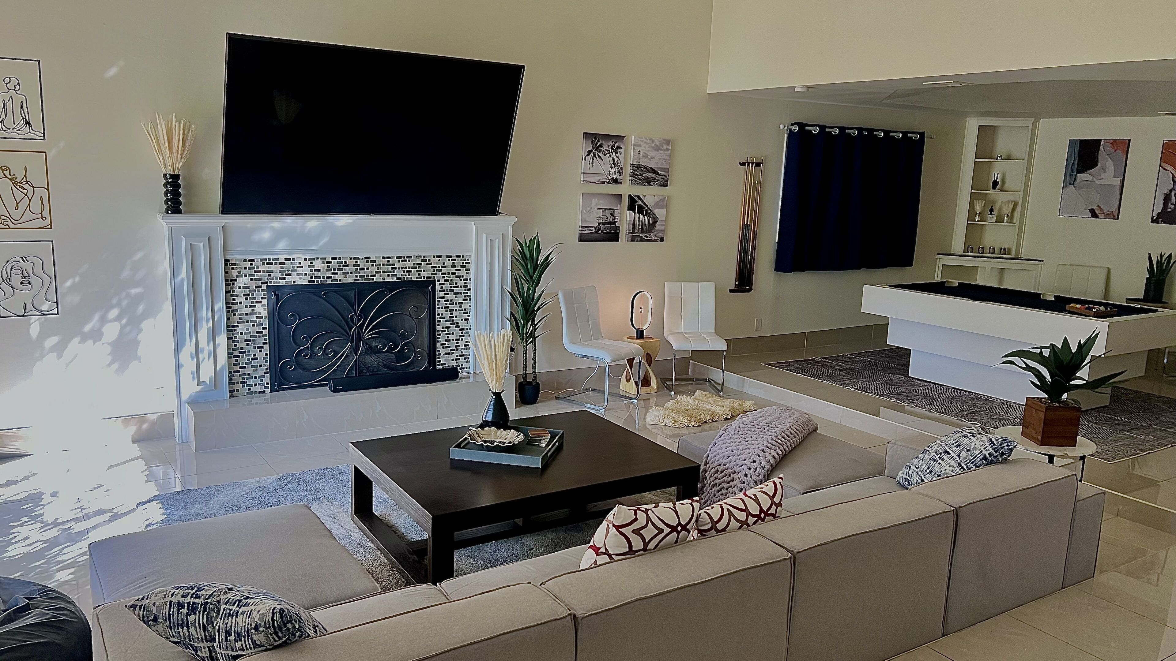 Luxury 5000 Sq Ft, 4bath, Pool Table, 85" TV 6 Bed