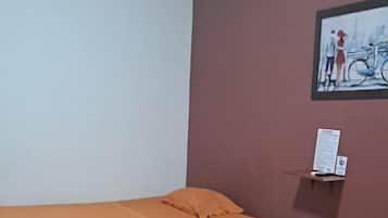 Habitación económica con 2 camas individuales | 1 dormitorio, wifi gratis, ropa de cama