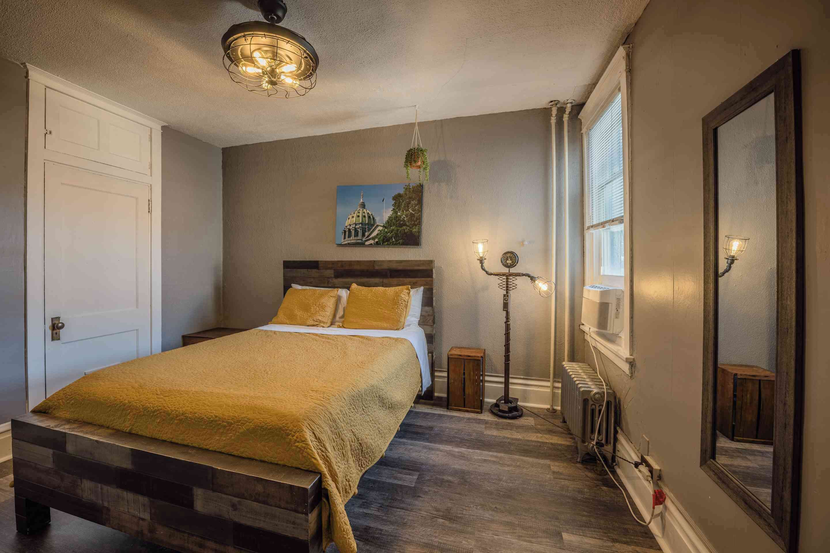 1 habitación, tabla de planchar con plancha, wifi y ropa de cama 