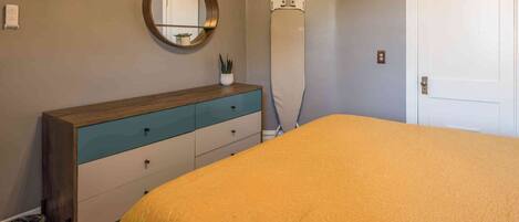 1 bedroom, iron/ironing board, WiFi, bed sheets