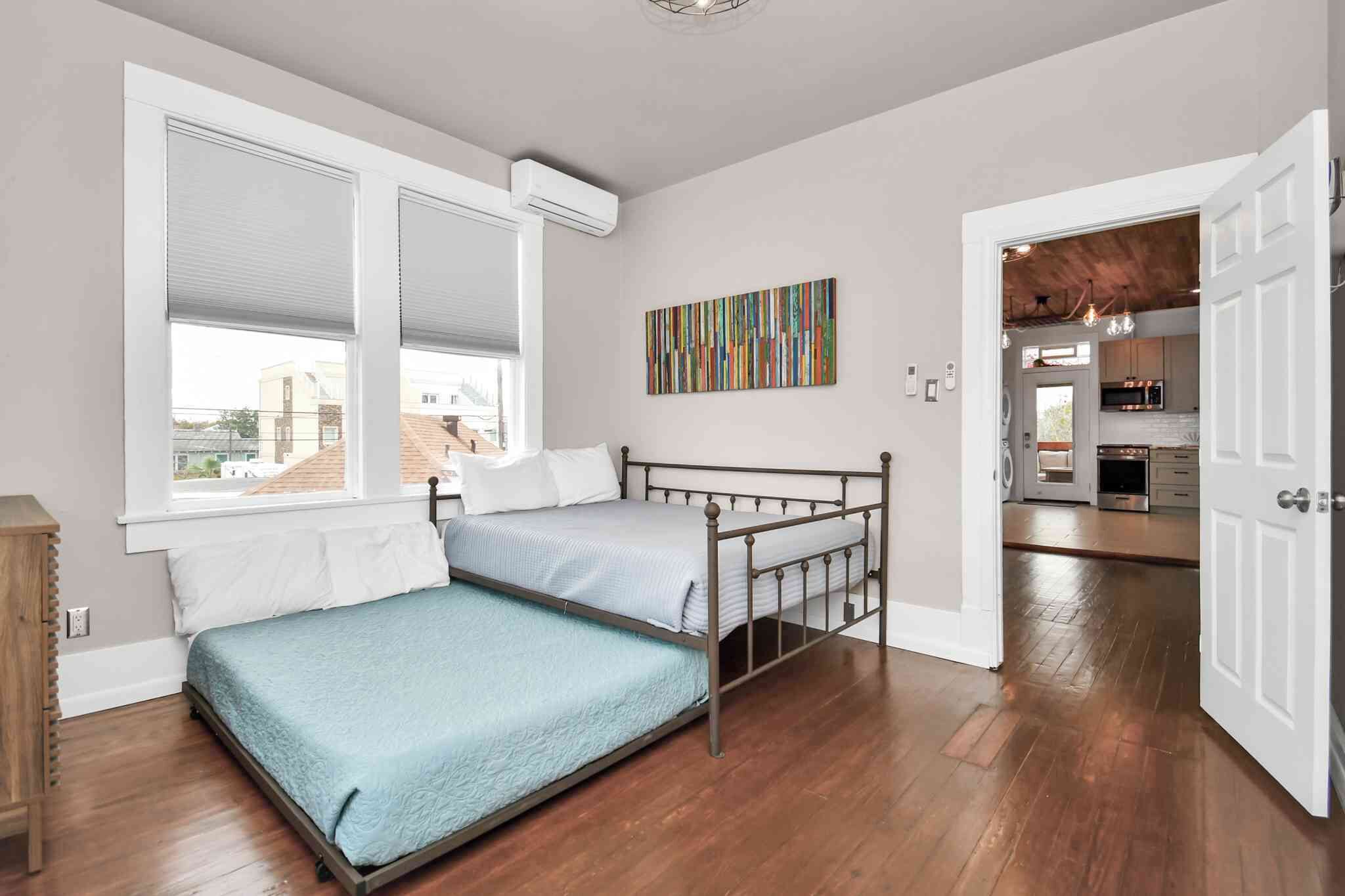 1 habitación, tabla de planchar con plancha, wifi y ropa de cama 