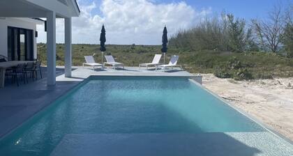 New Luxurious Beachfront Villa at Pumpkin Bluff -Your Ultimate Paradise Getaway!
