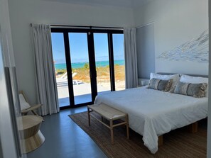 4 dormitorios, tabla de planchar con plancha, cuna de viaje