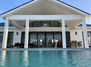 Udendørs pool